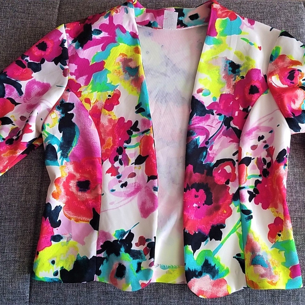 Floral crop blazer